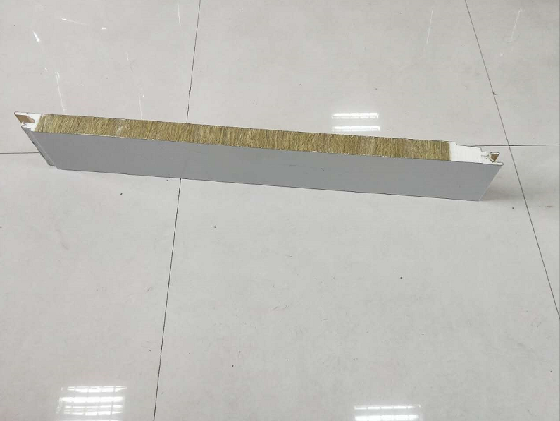 夾心巖棉板的特性