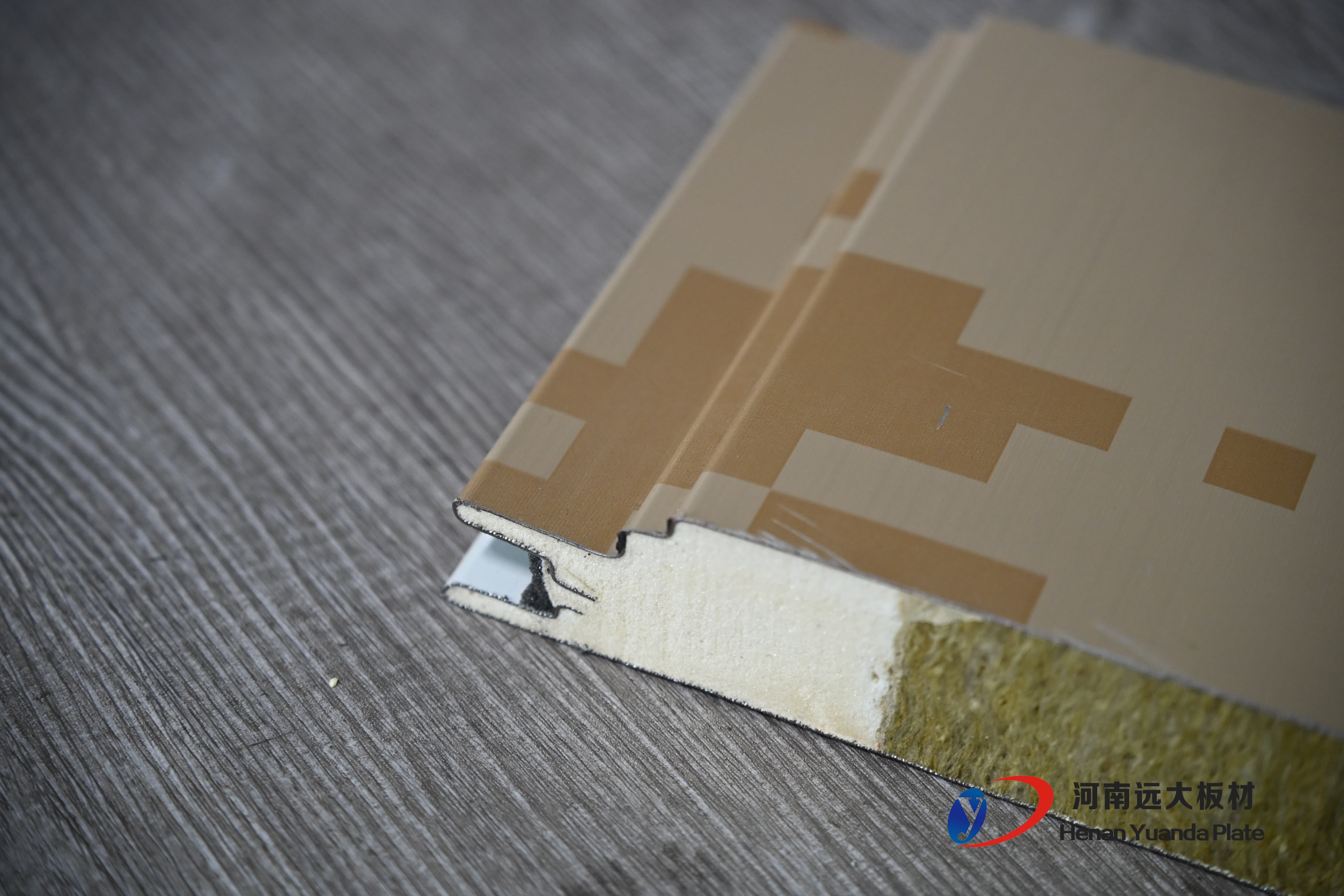 A級防火聚氨酯夾芯板 - 河南遠(yuǎn)大板材廠家直供，保溫防火雙達(dá)標(biāo)(圖2)