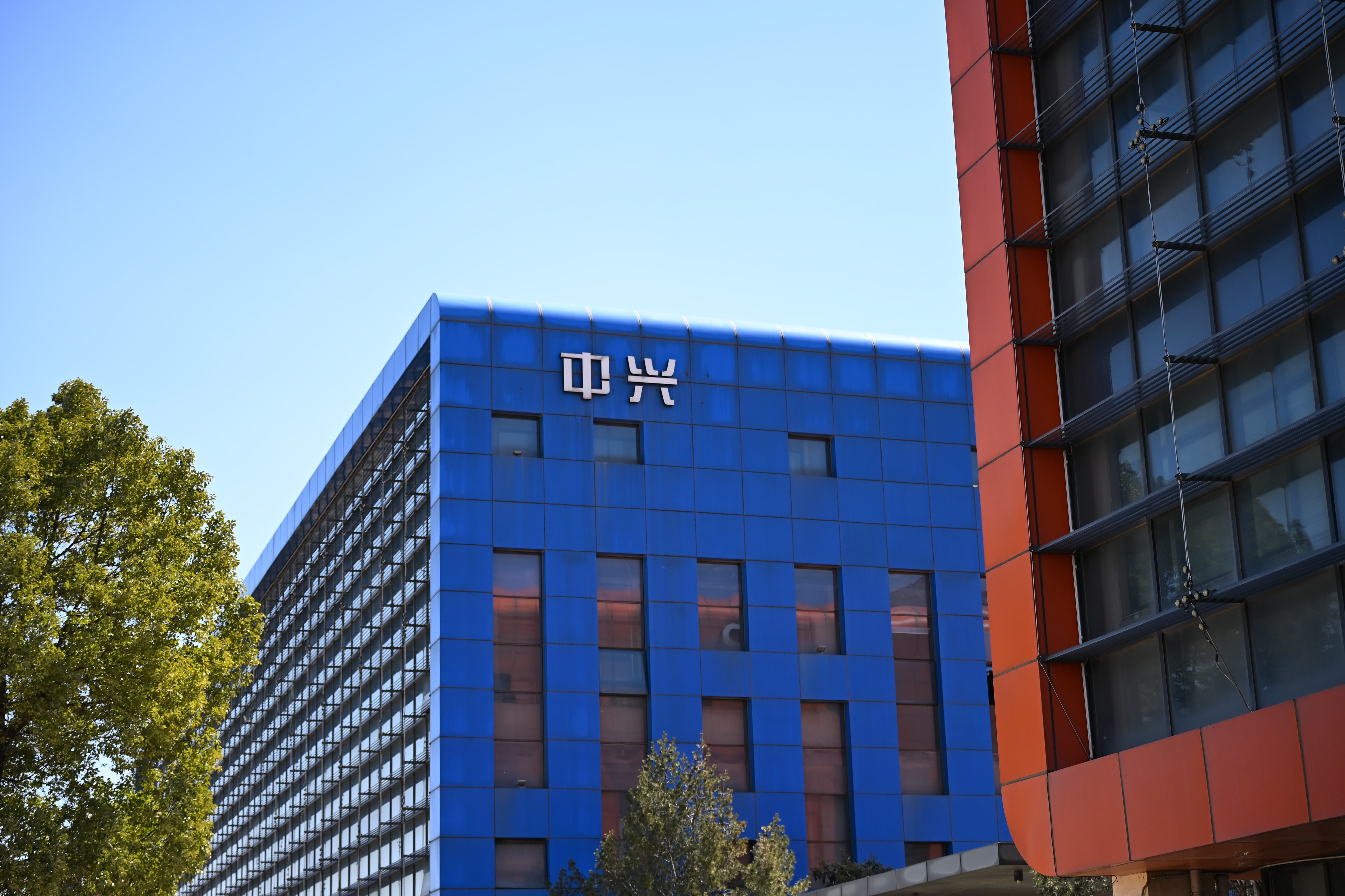 案例賞析 | 聚氨酯封邊巖棉板在冷鏈物流倉庫與工業(yè)廠房的卓越應用(圖3)